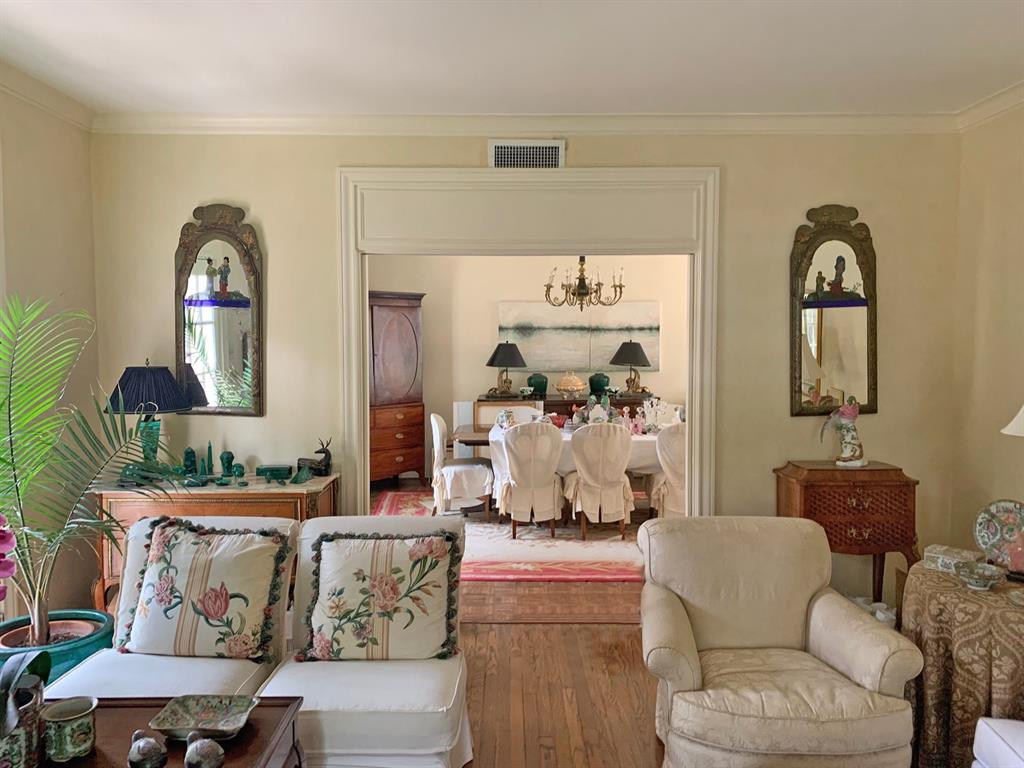 2900 Chevy Chase Drive