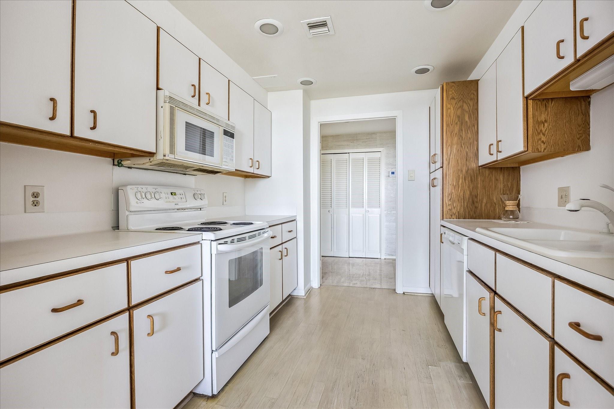 49 Briar Hollow Lane # 1503