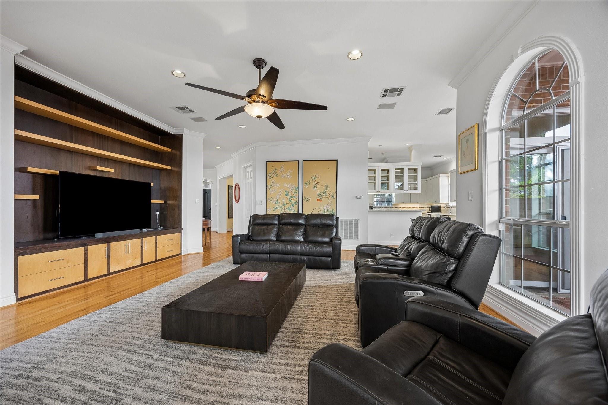 551 S 2nd Street