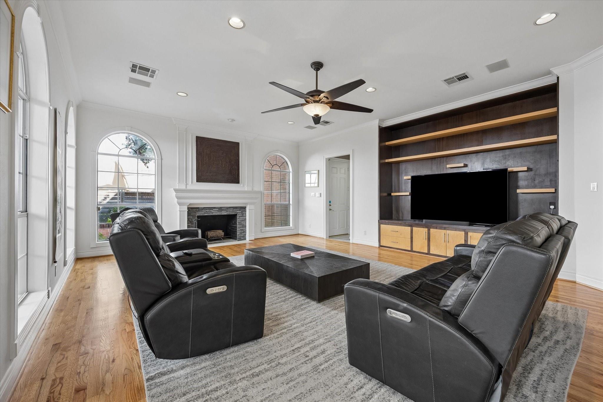 551 S 2nd Street