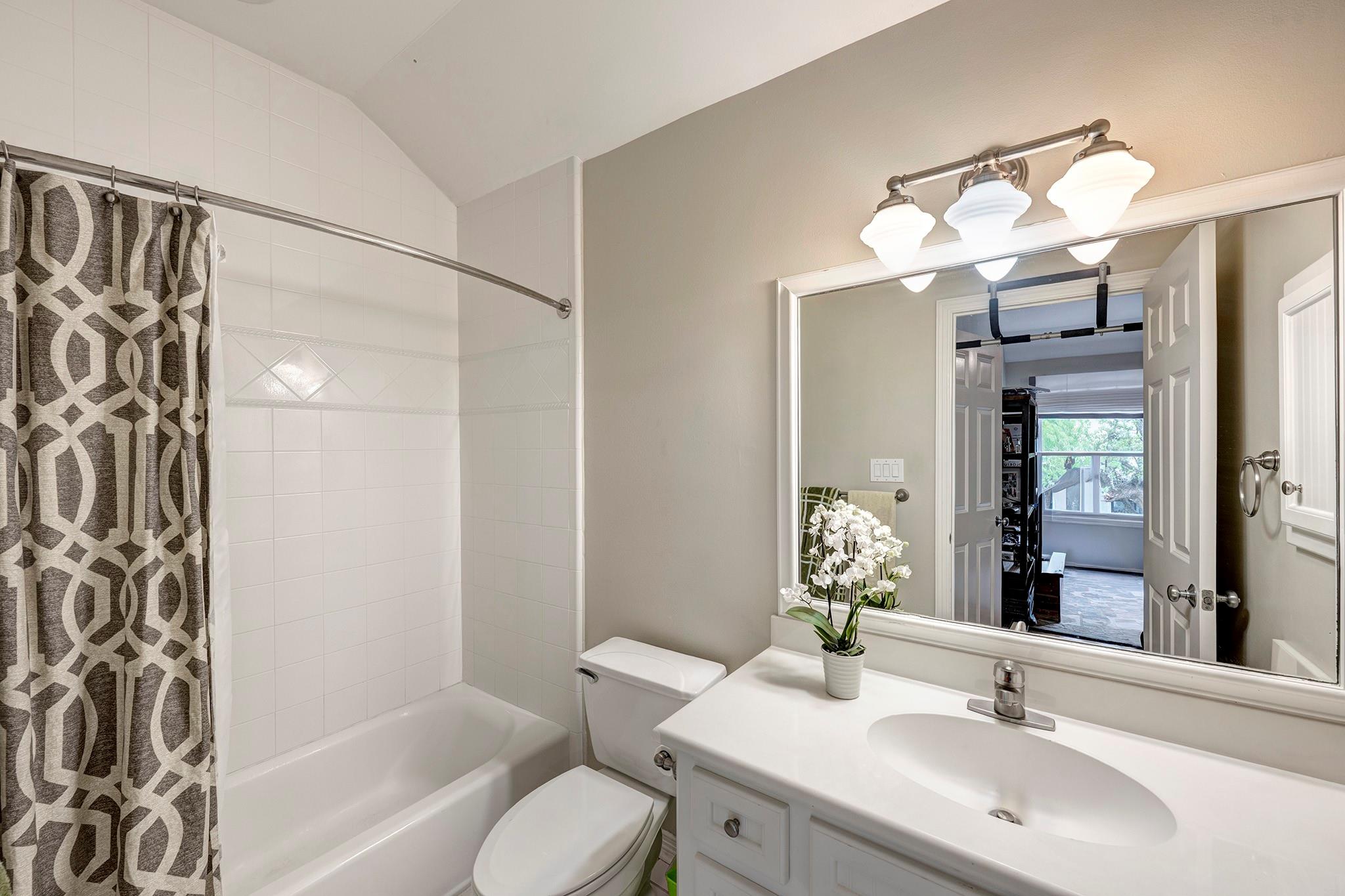 4039 Swarthmore Street