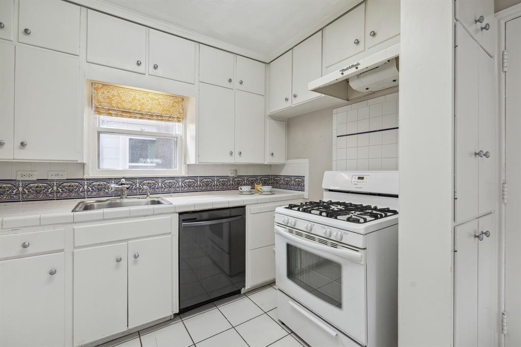 2526 Southgate Boulevard