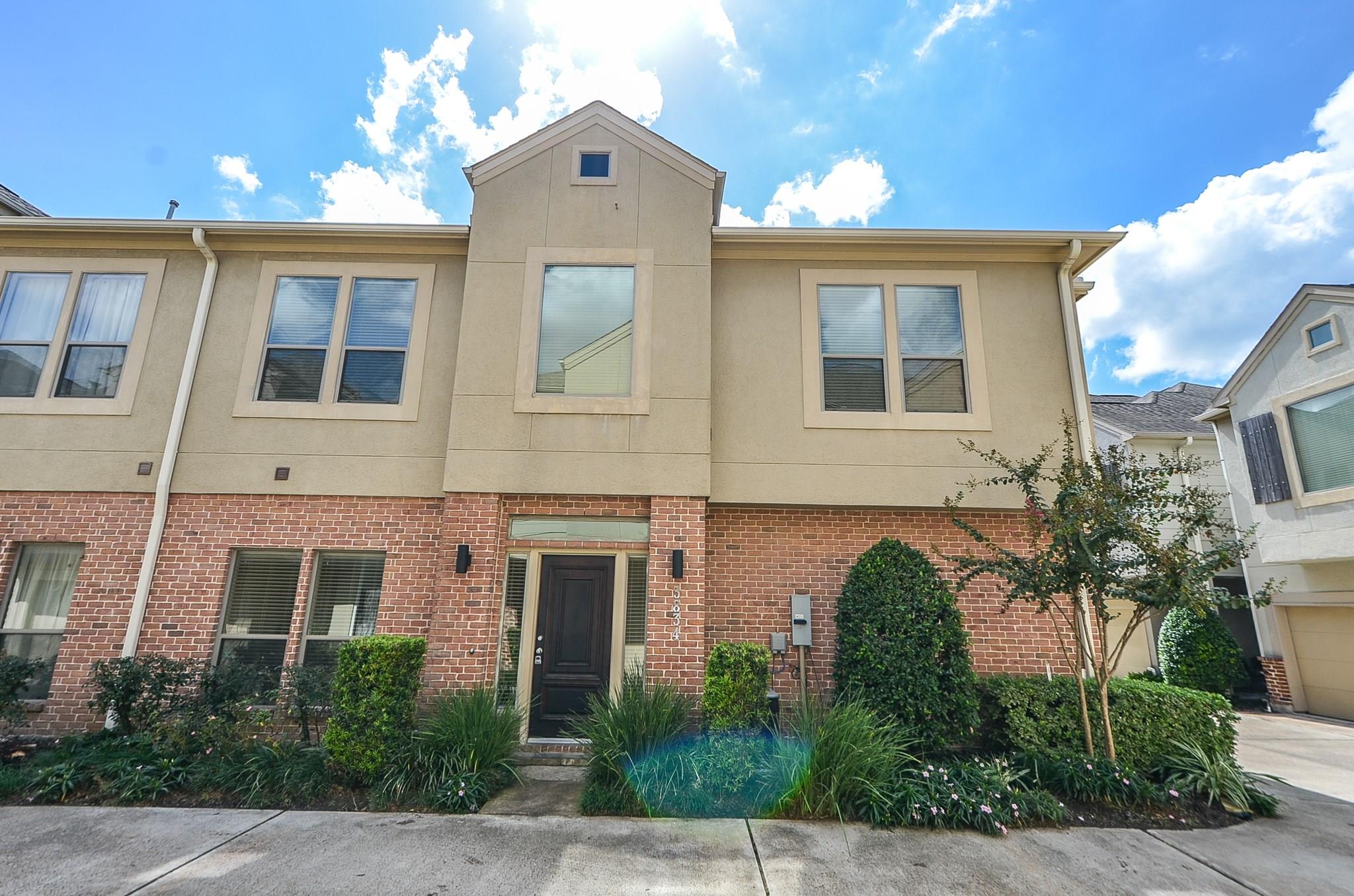 3834 Center Street