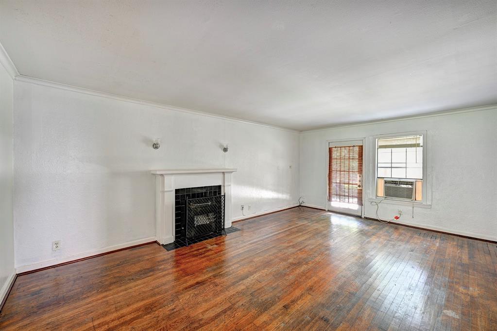 1925 W Mckinney Street