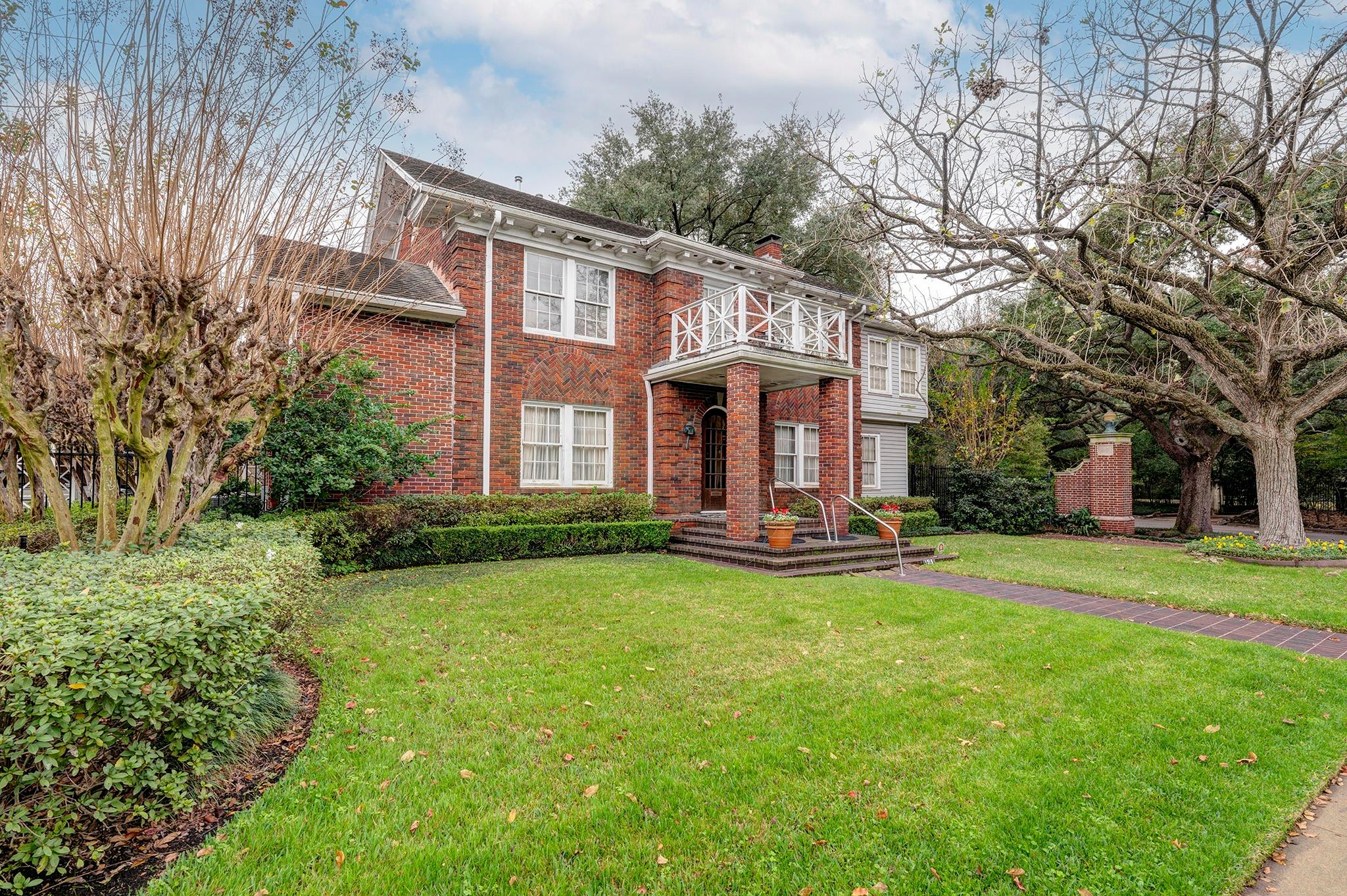 1215 Barkdull Street