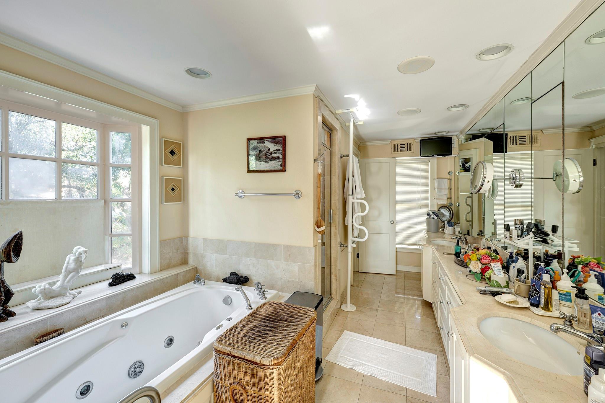 1215 Barkdull Street