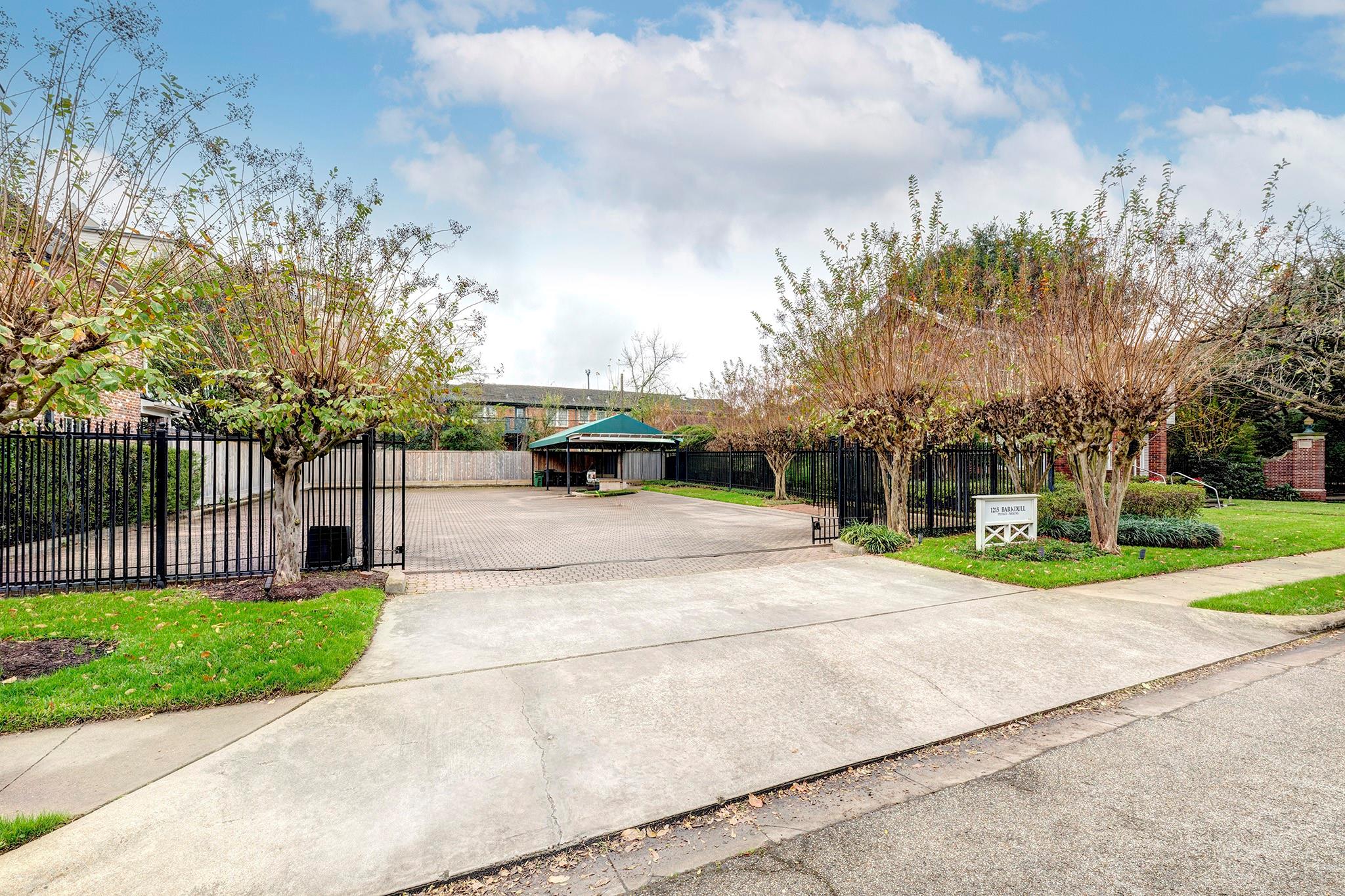 1215 Barkdull Street