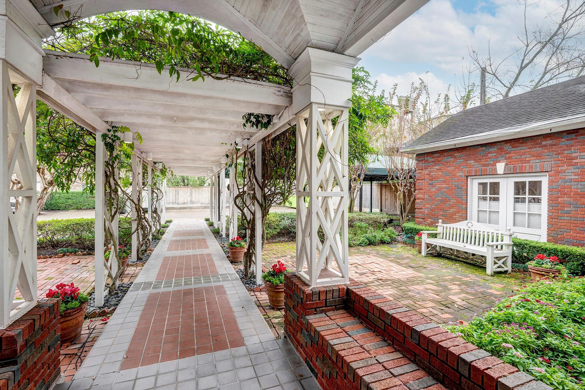 1215 Barkdull Street