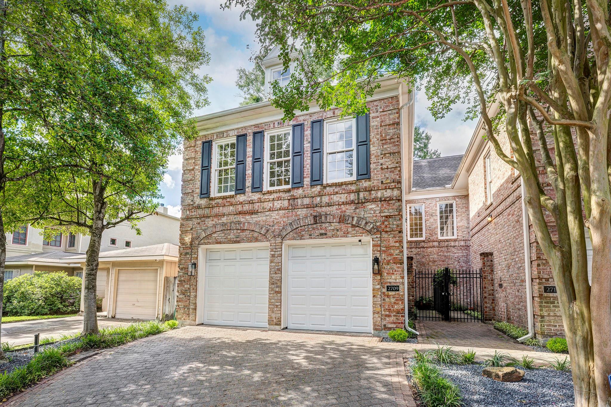 2709 Wroxton Road