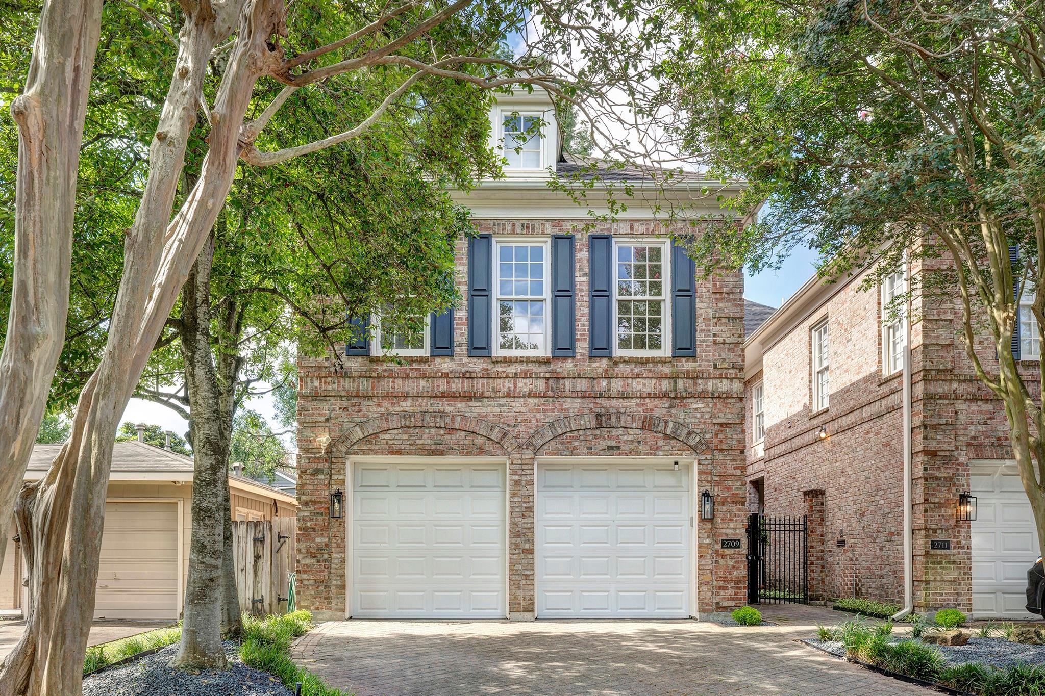 2709 Wroxton Road