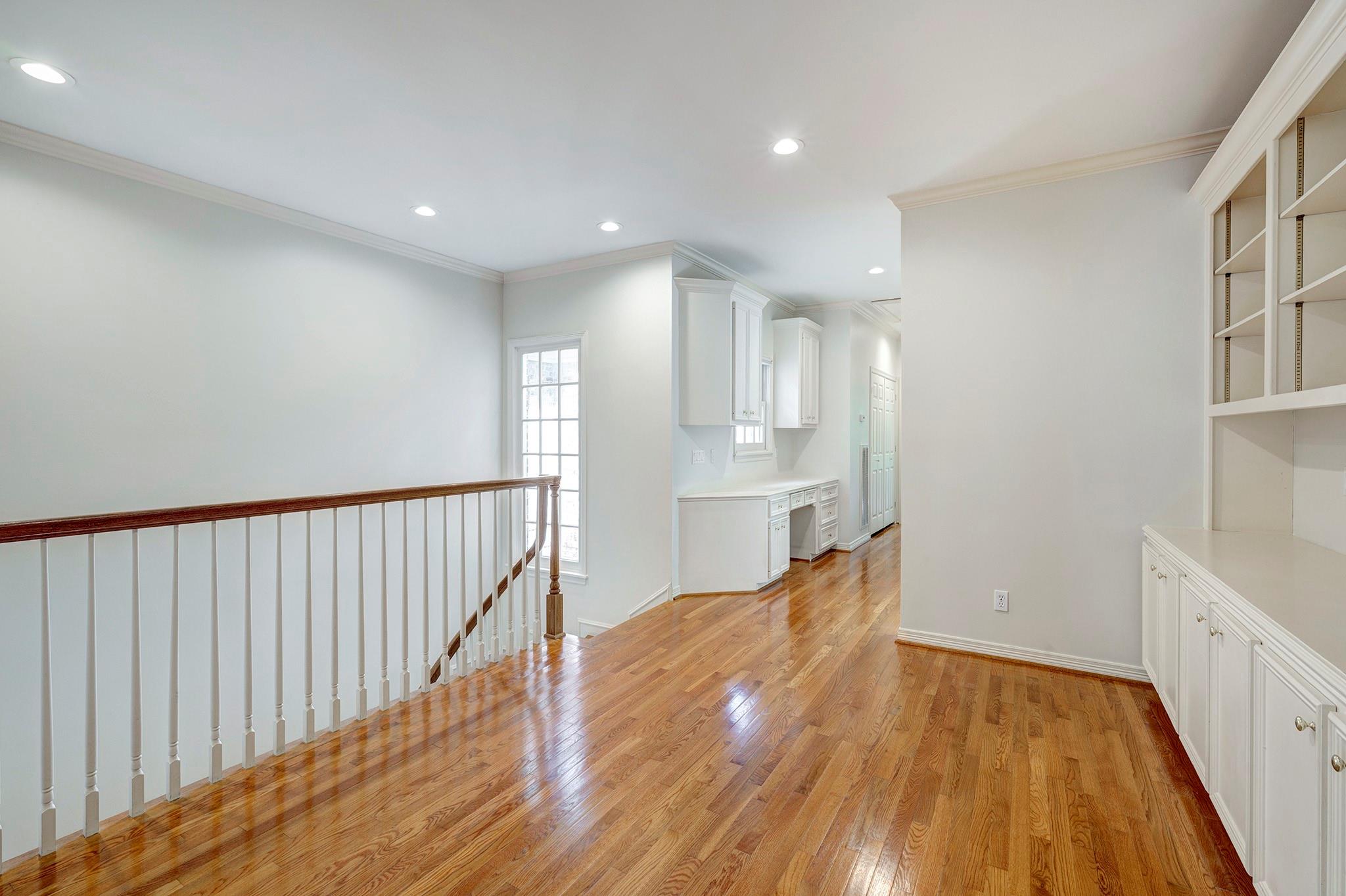 2709 Wroxton Road