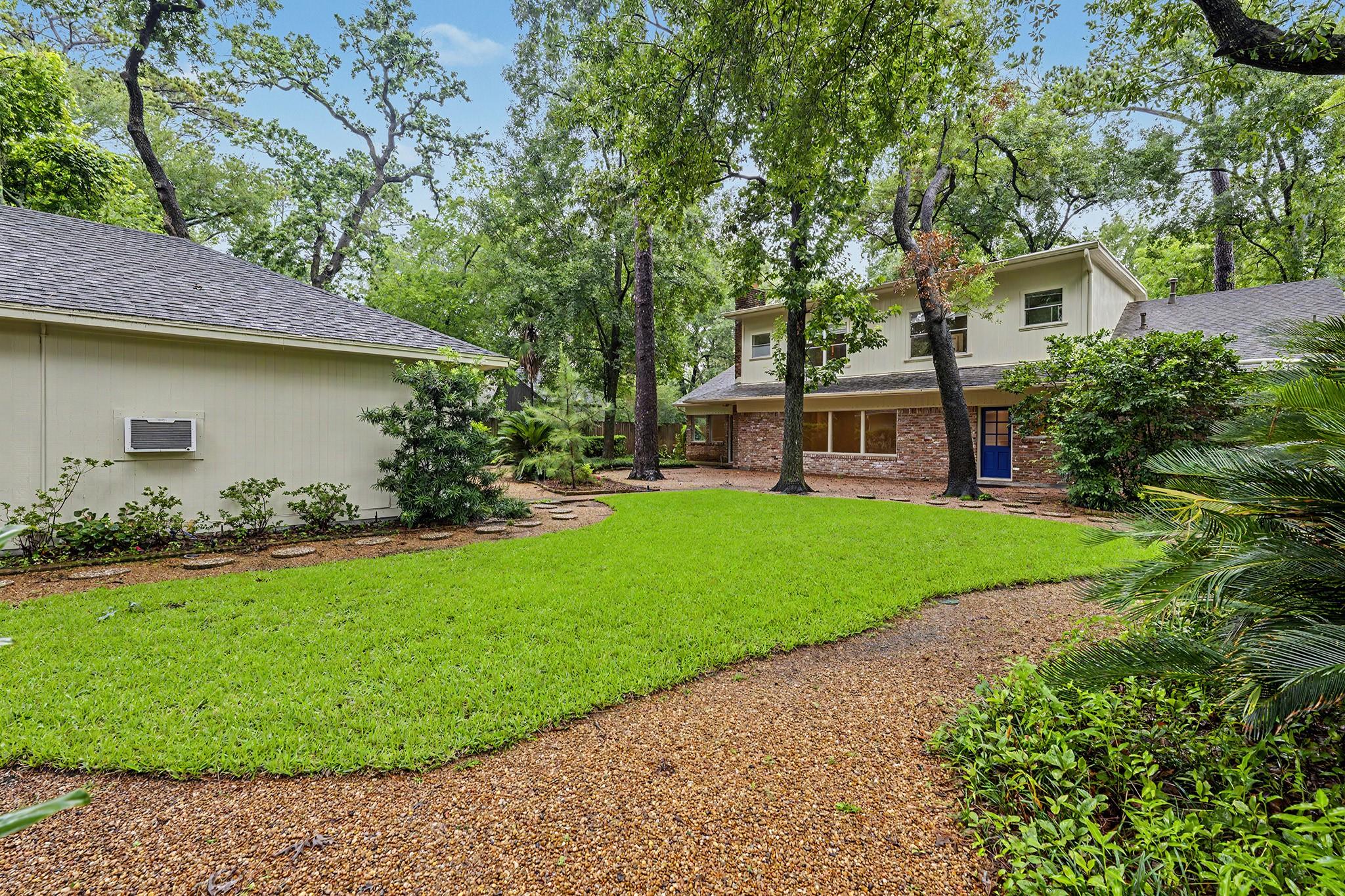 10811 Hunters Forest Drive