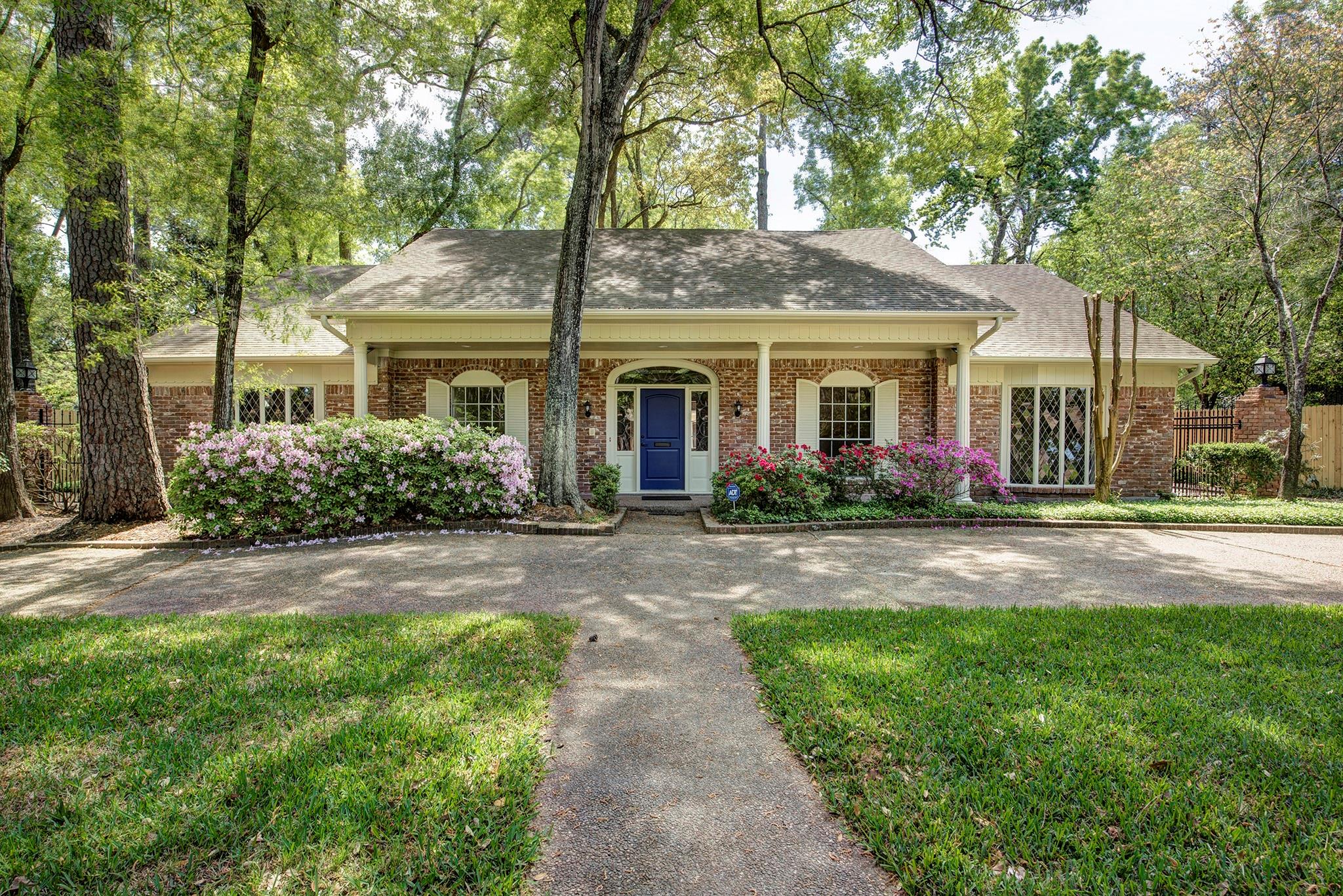 10811 Hunters Forest Drive