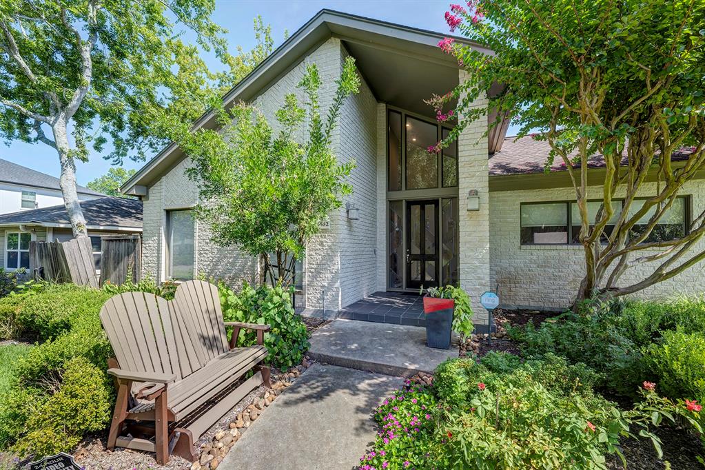 5552 Huisache Street