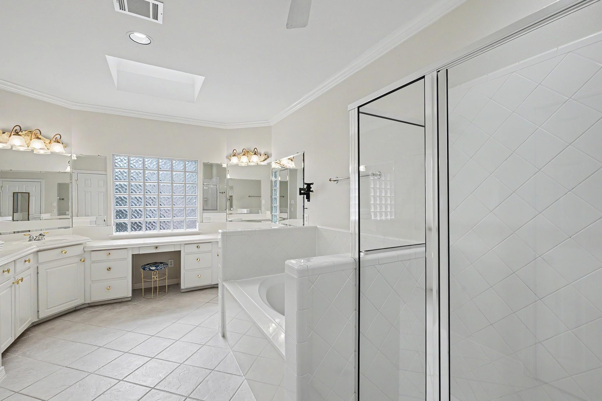 5886 Inwood Park Court