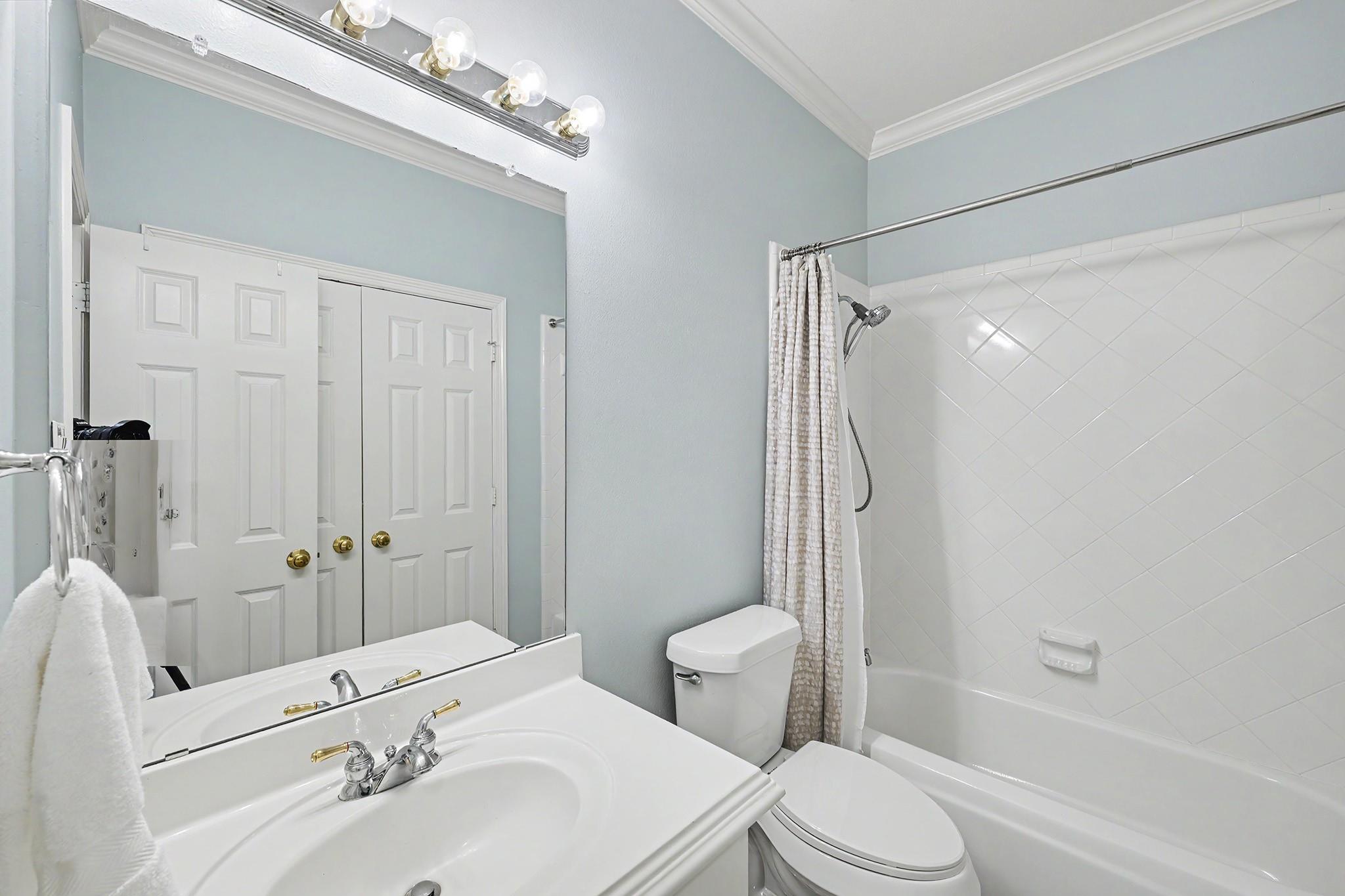 5886 Inwood Park Court