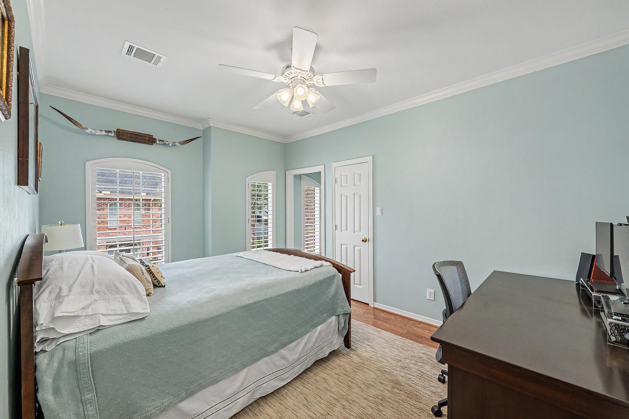 5886 Inwood Park Court