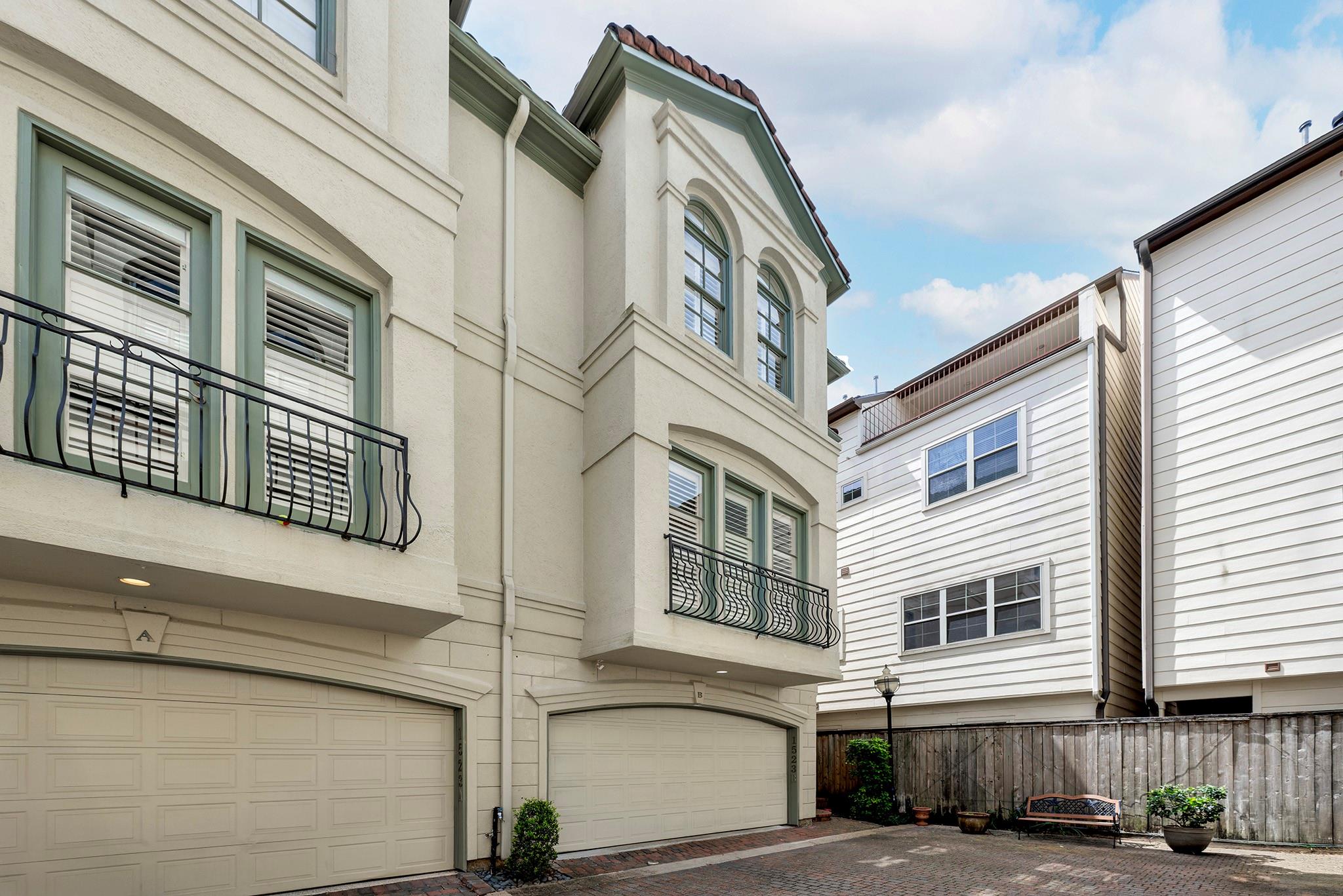 1523 Haddon # B