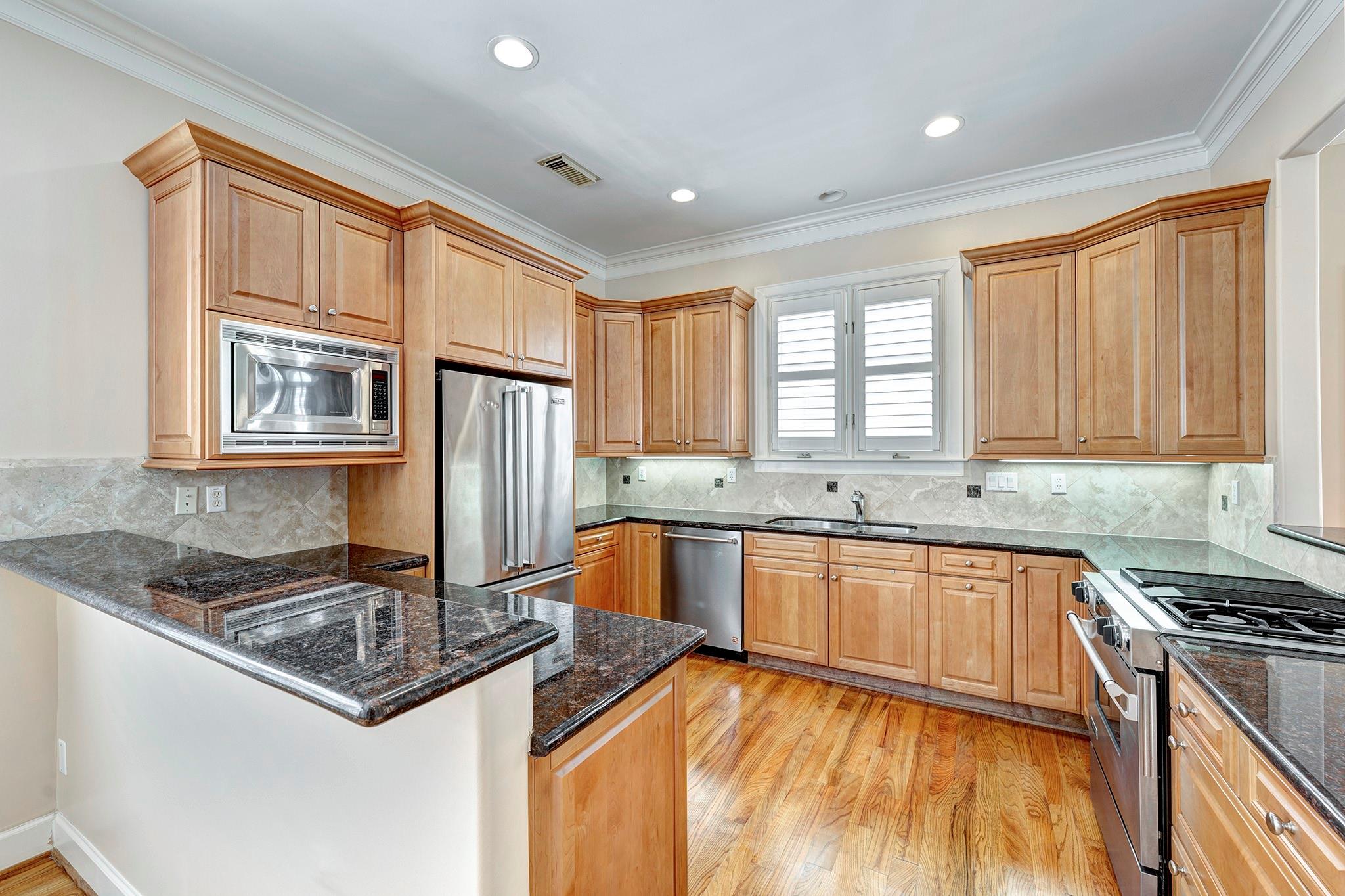 1523 Haddon # B