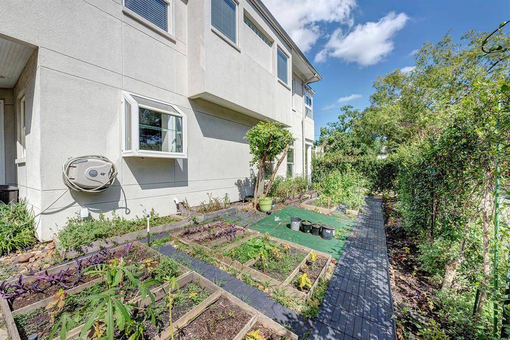 4823 Jessamine Street