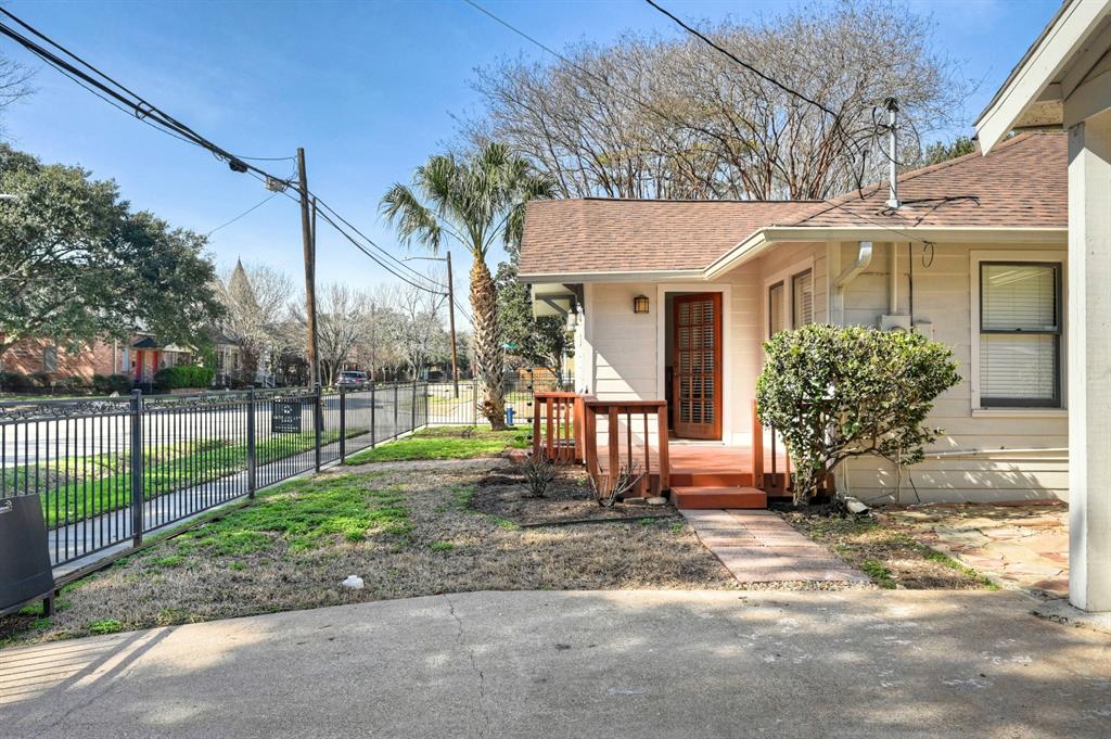 401 E 18th Street