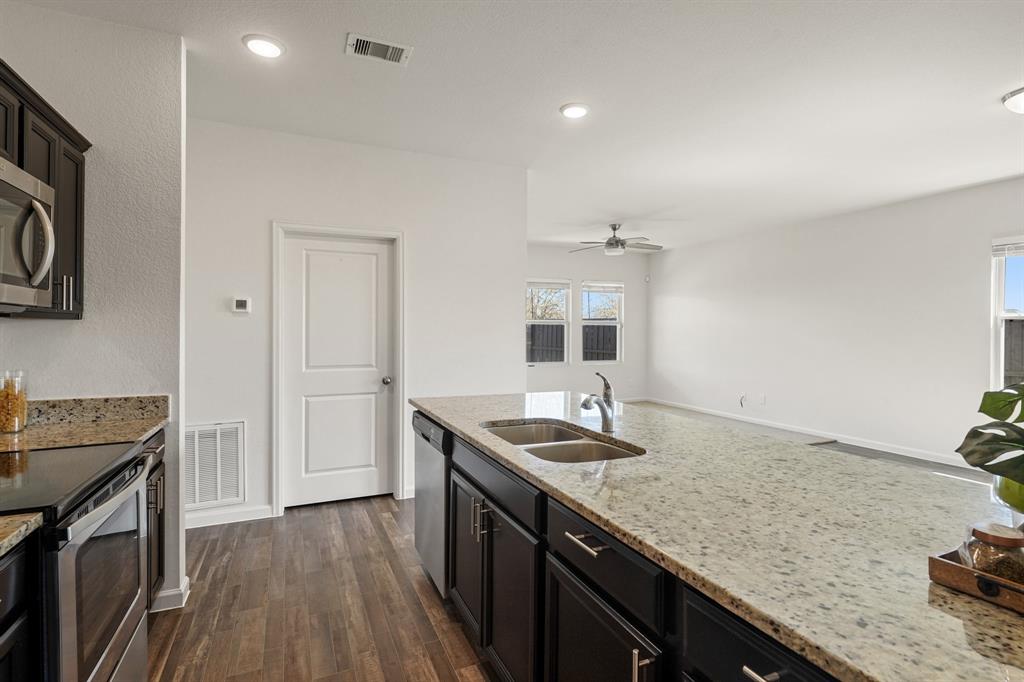 1041 White Birch Lane