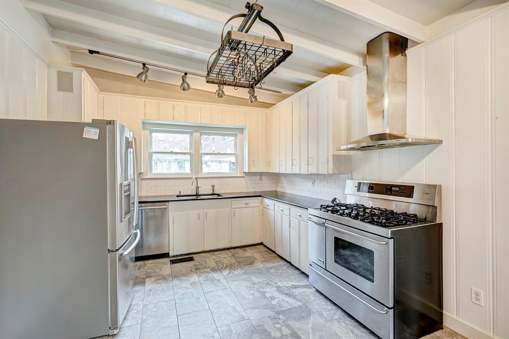609 W 17th Street