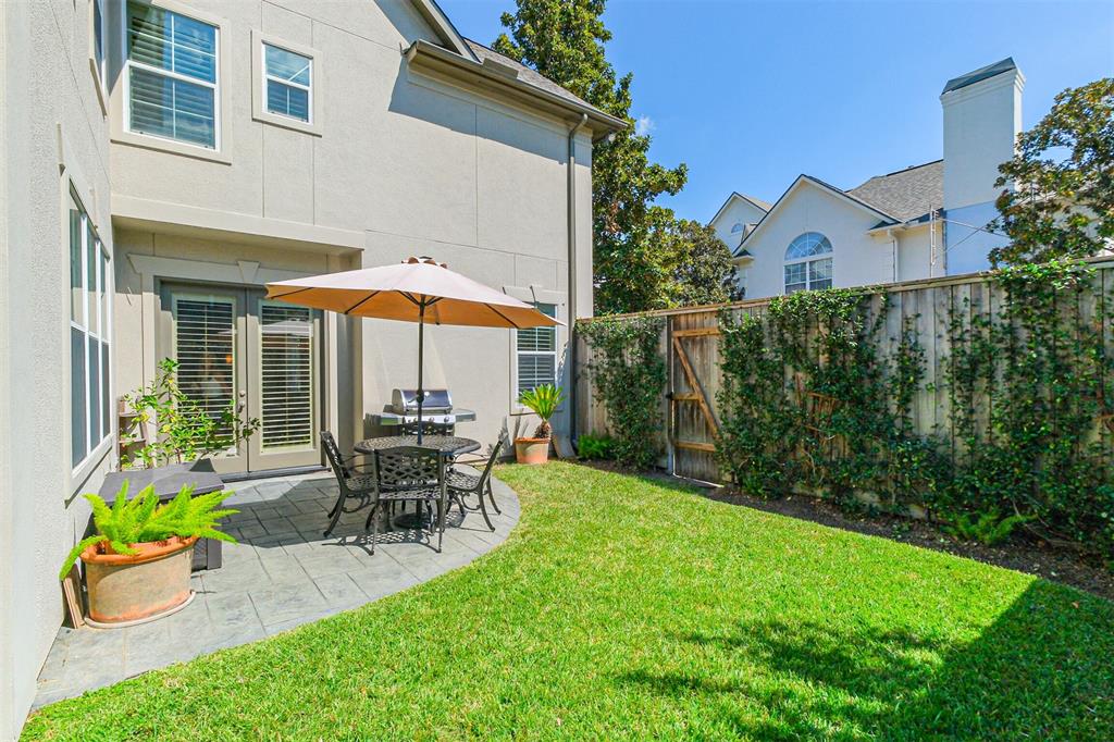 7611 E Jordan Cove