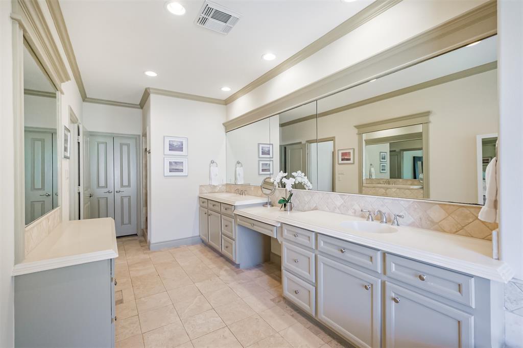 7611 E Jordan Cove