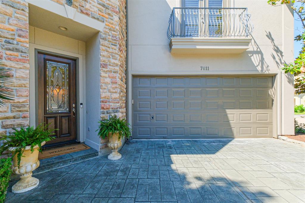 7611 E Jordan Cove