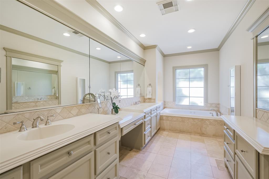 7611 E Jordan Cove