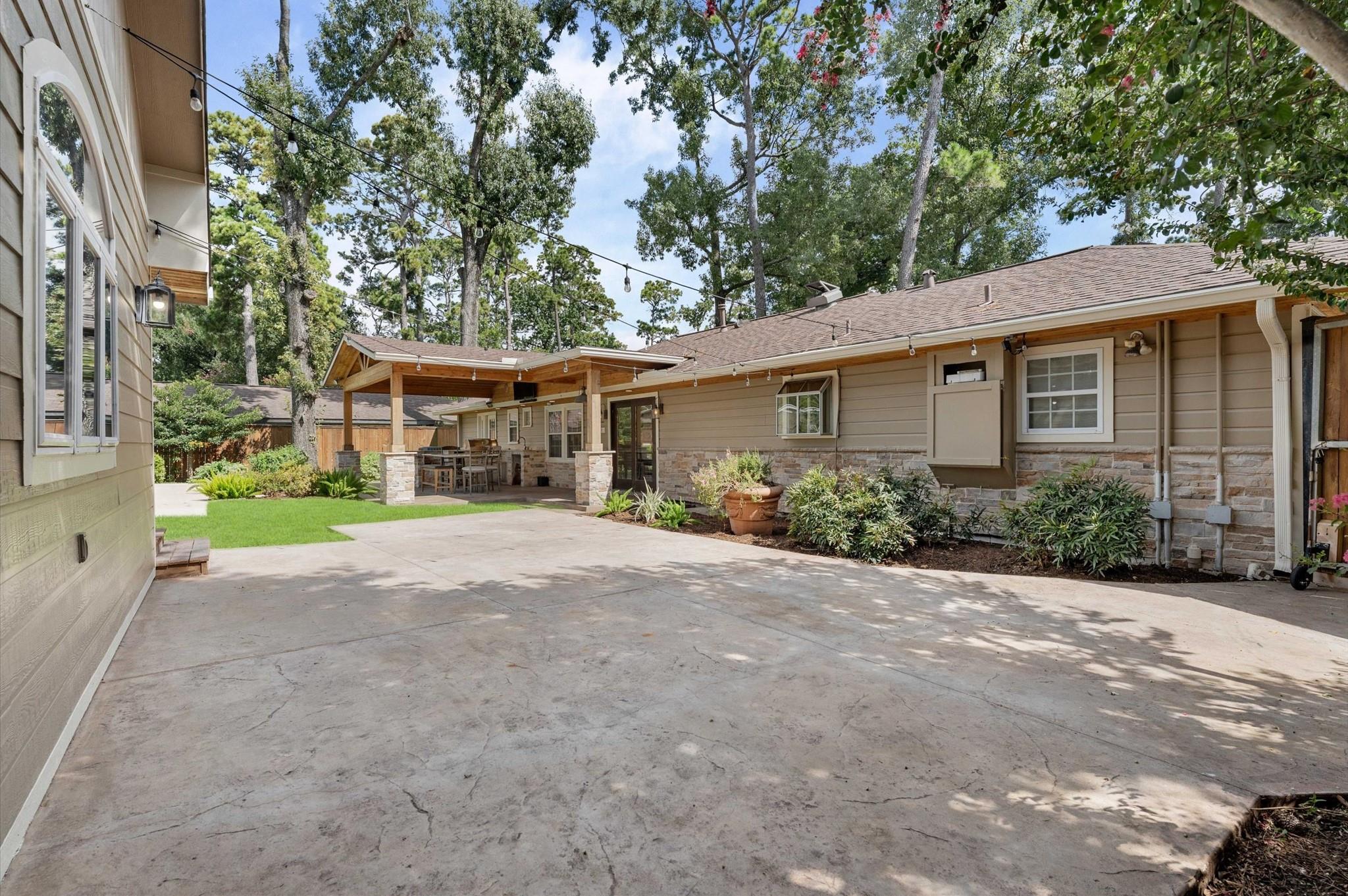 4010 Brookwoods Drive