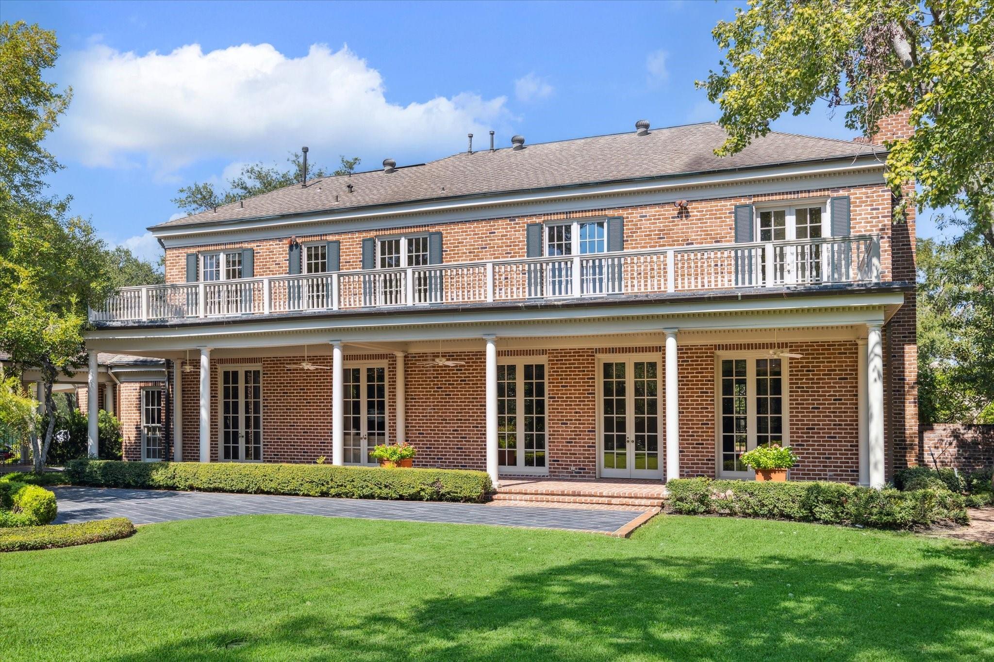 3665 Knollwood Street