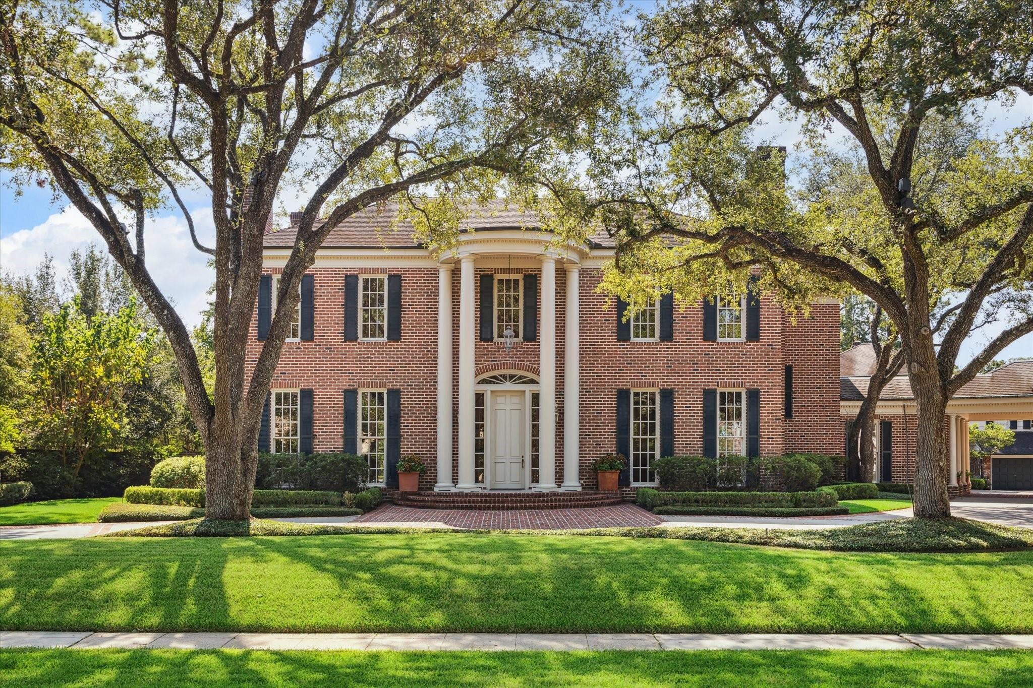 3665 Knollwood Street