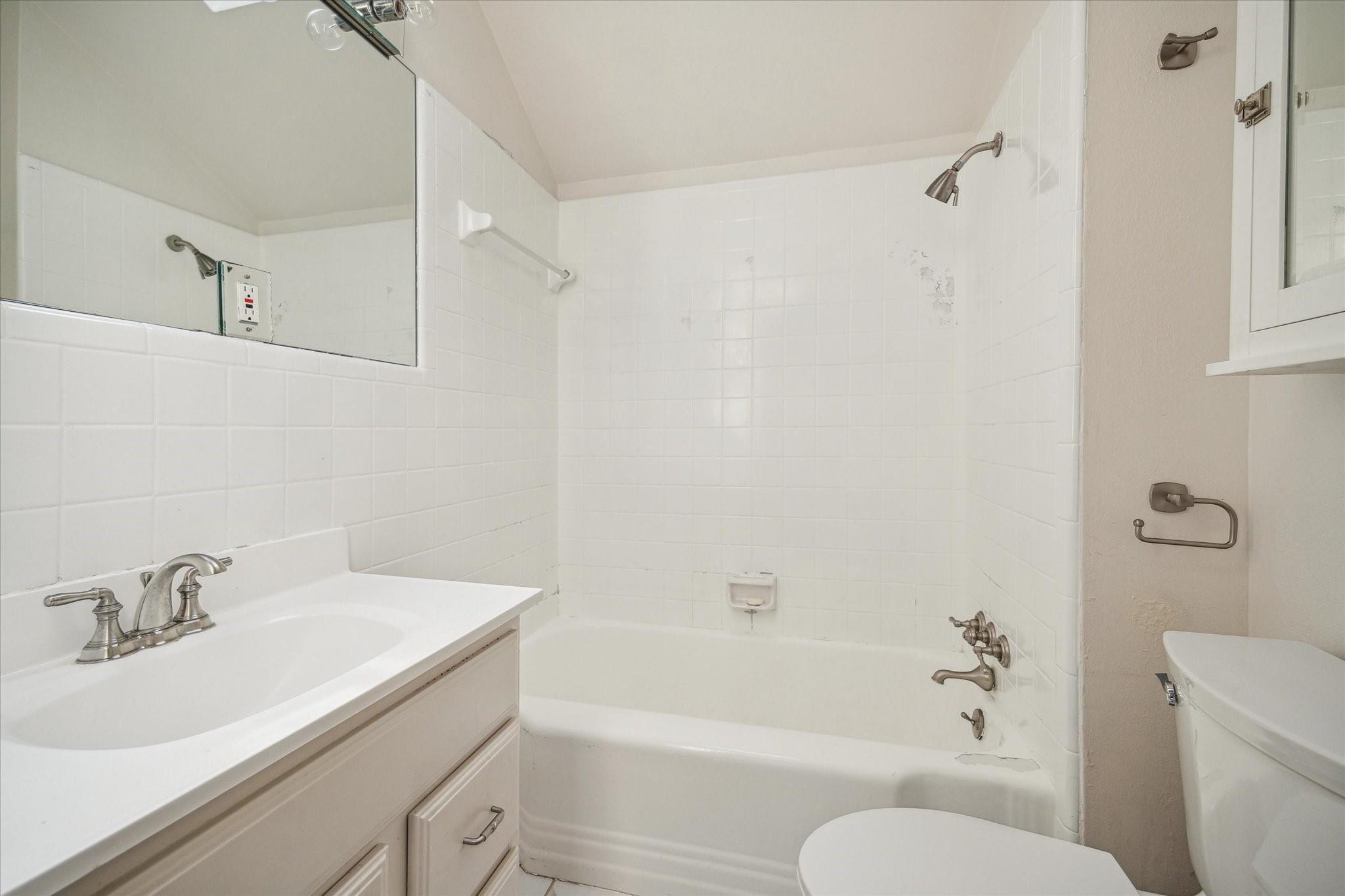 3665 Knollwood Street