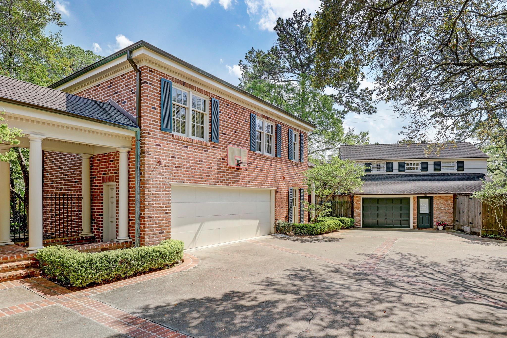 3665 Knollwood Street