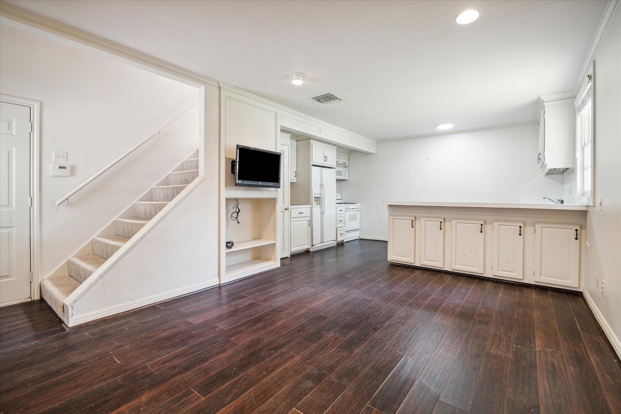 3665 Knollwood Street