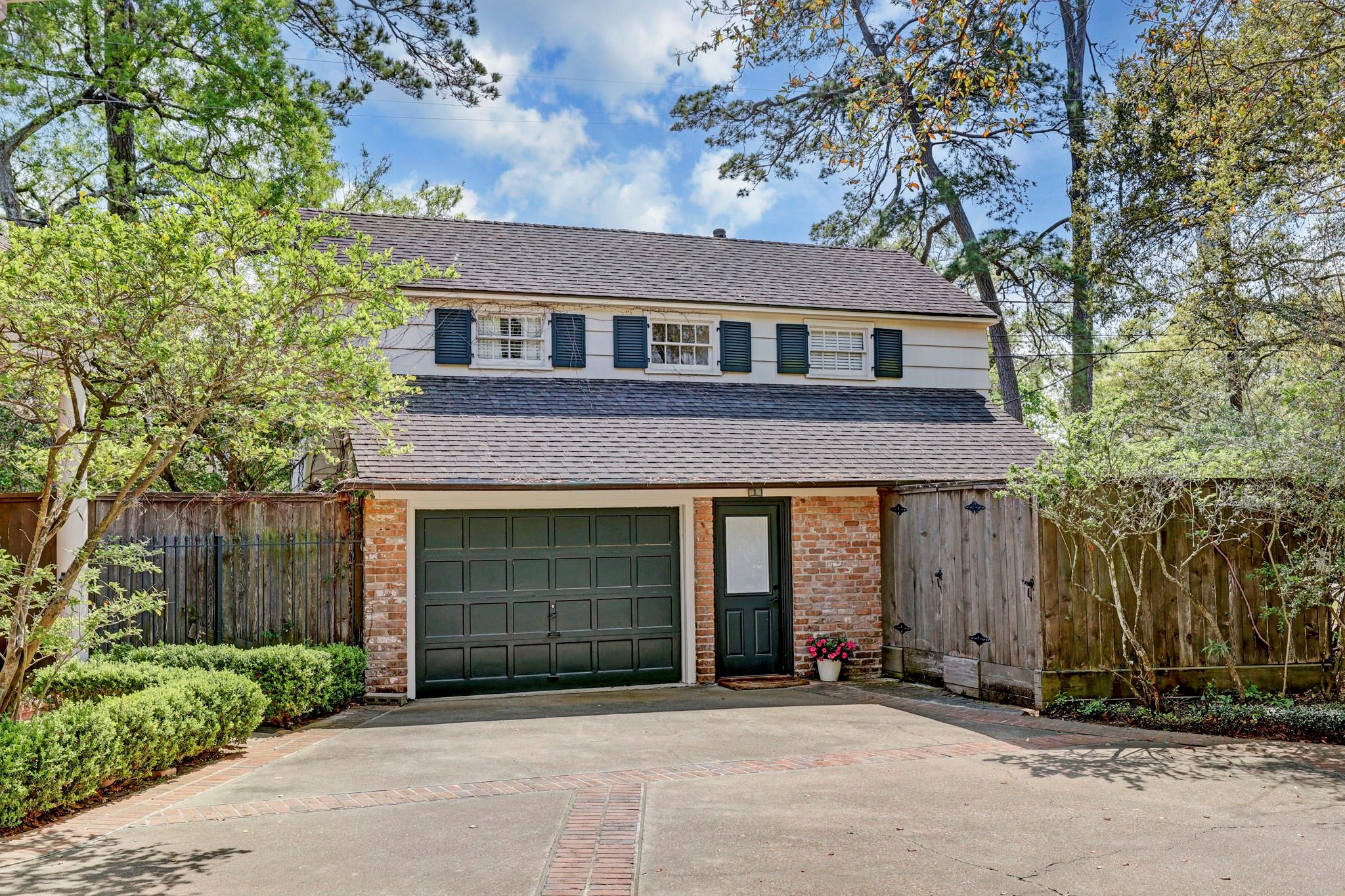 3665 Knollwood Street