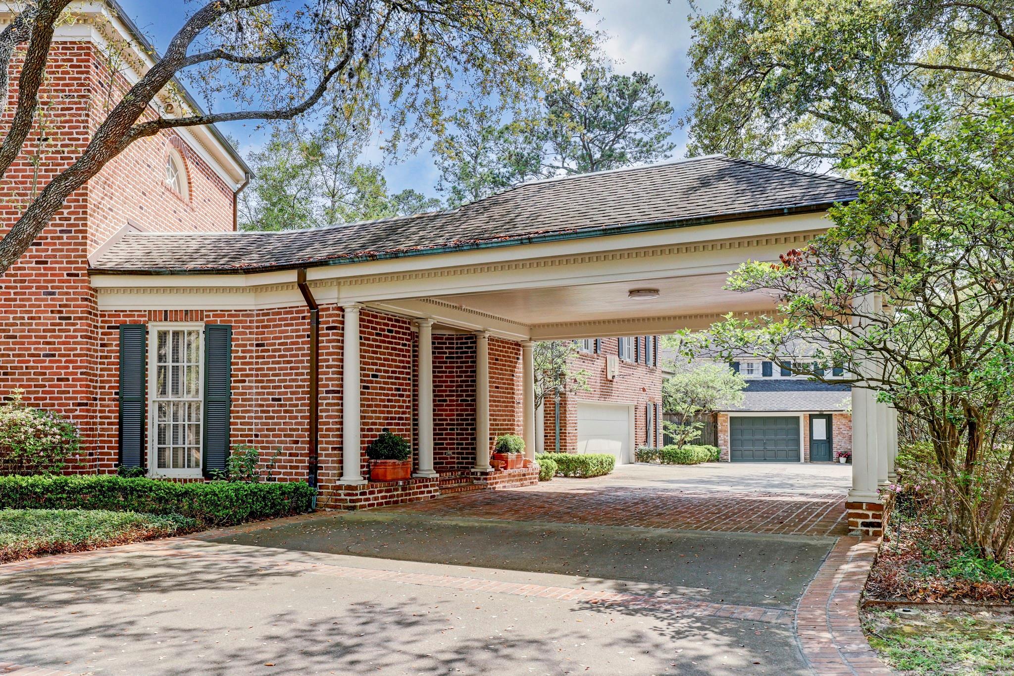 3665 Knollwood Street