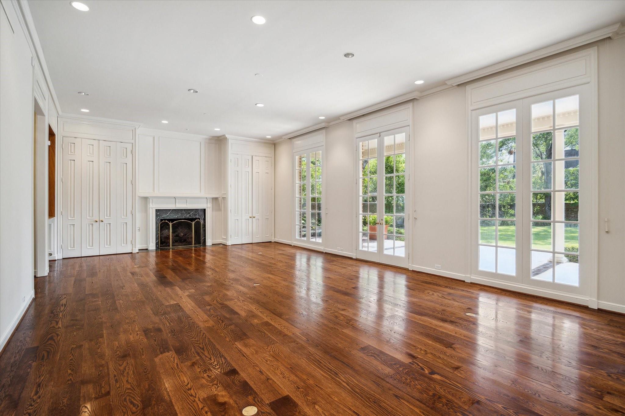 3665 Knollwood Street