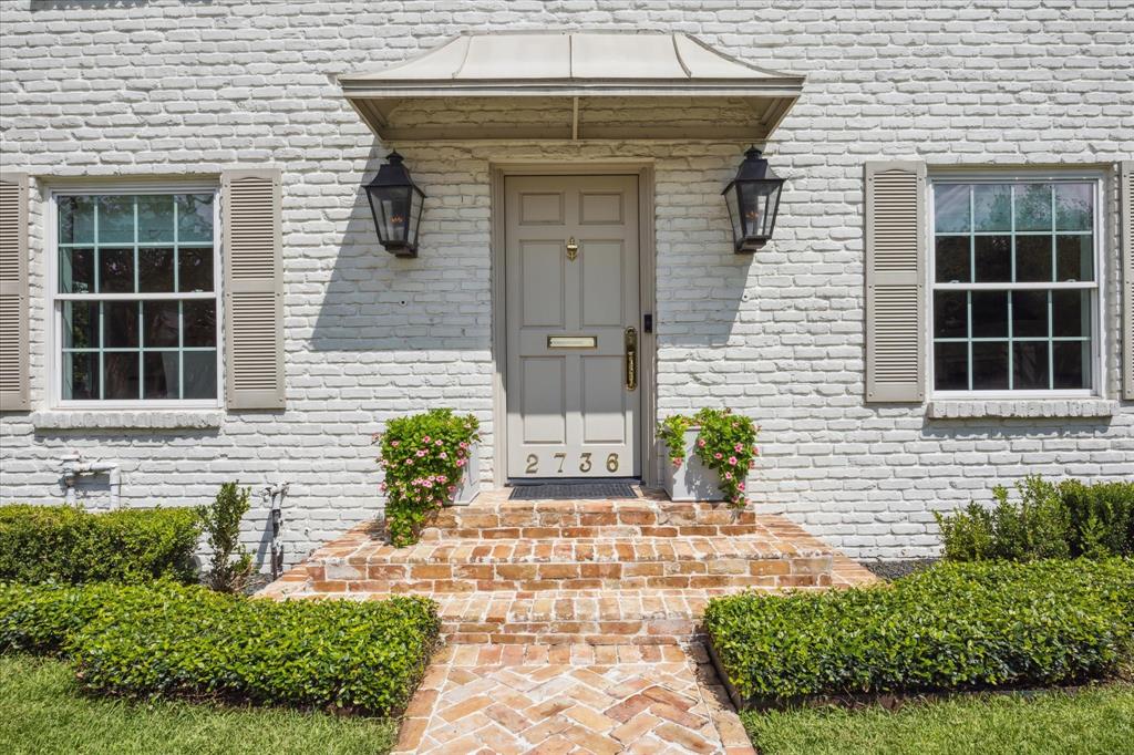 2736 Albans Road