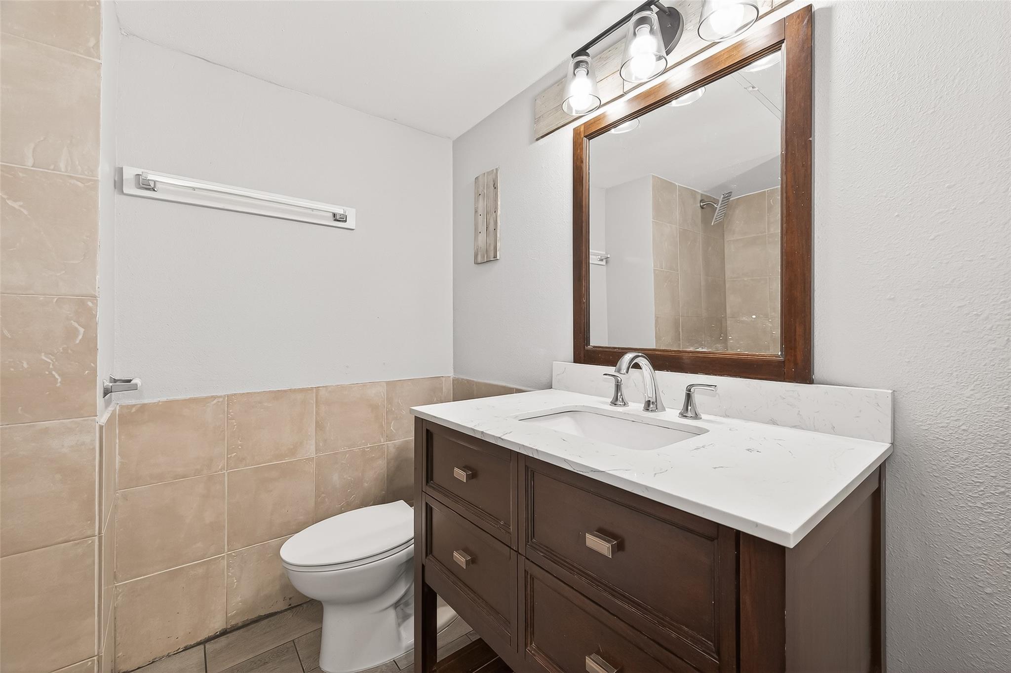 1230 Shadowdale Drive # 17