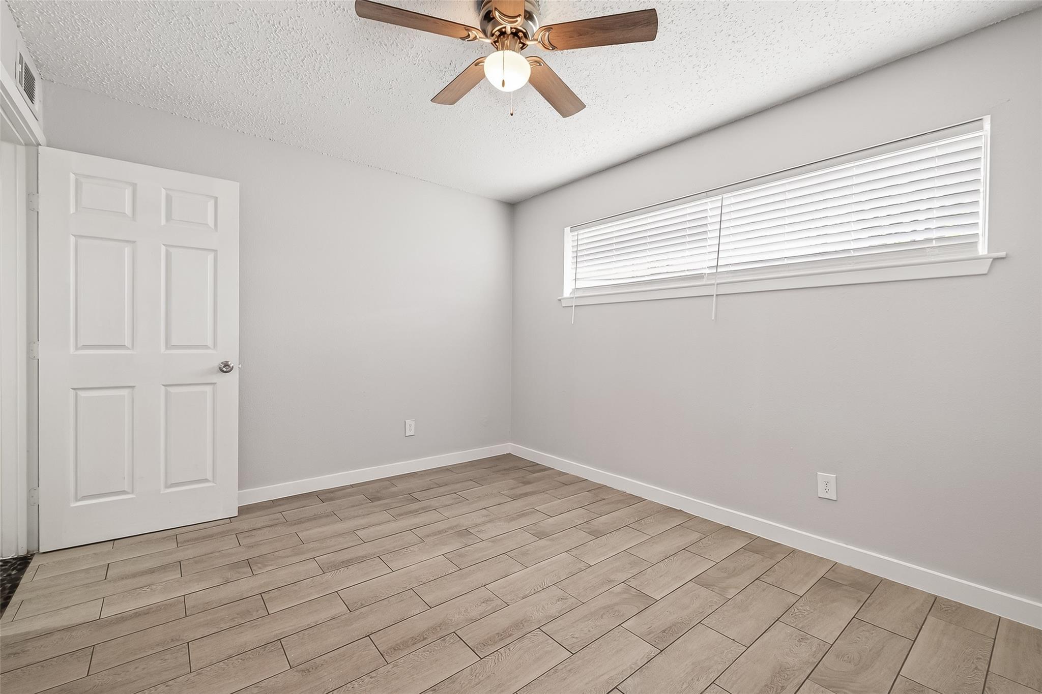 1230 Shadowdale Drive # 17