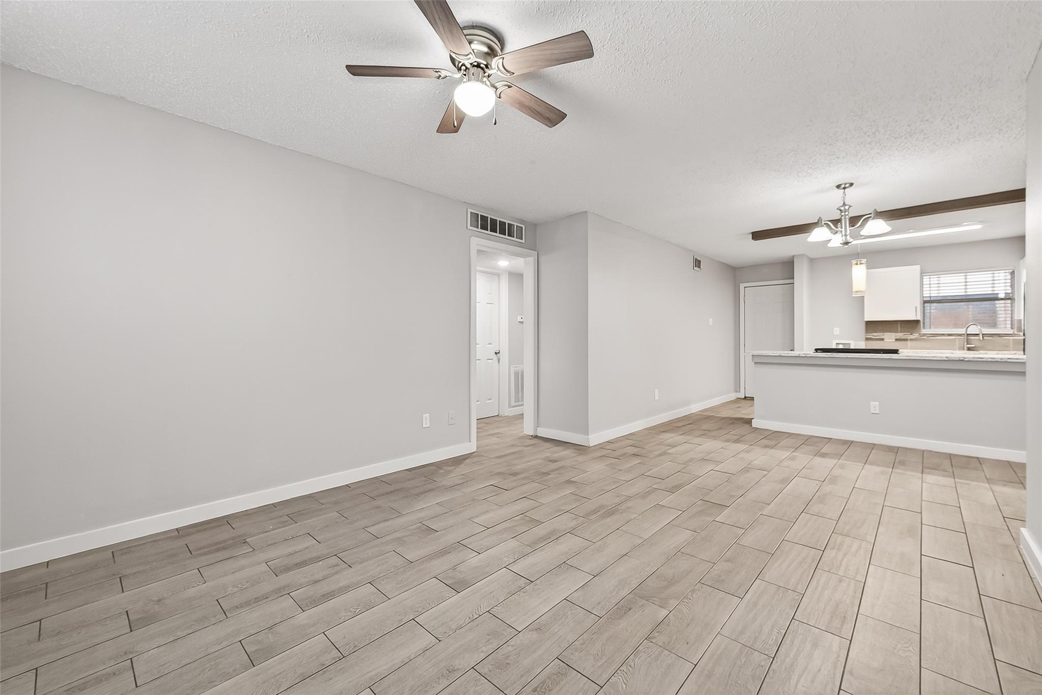 1230 Shadowdale Drive # 17