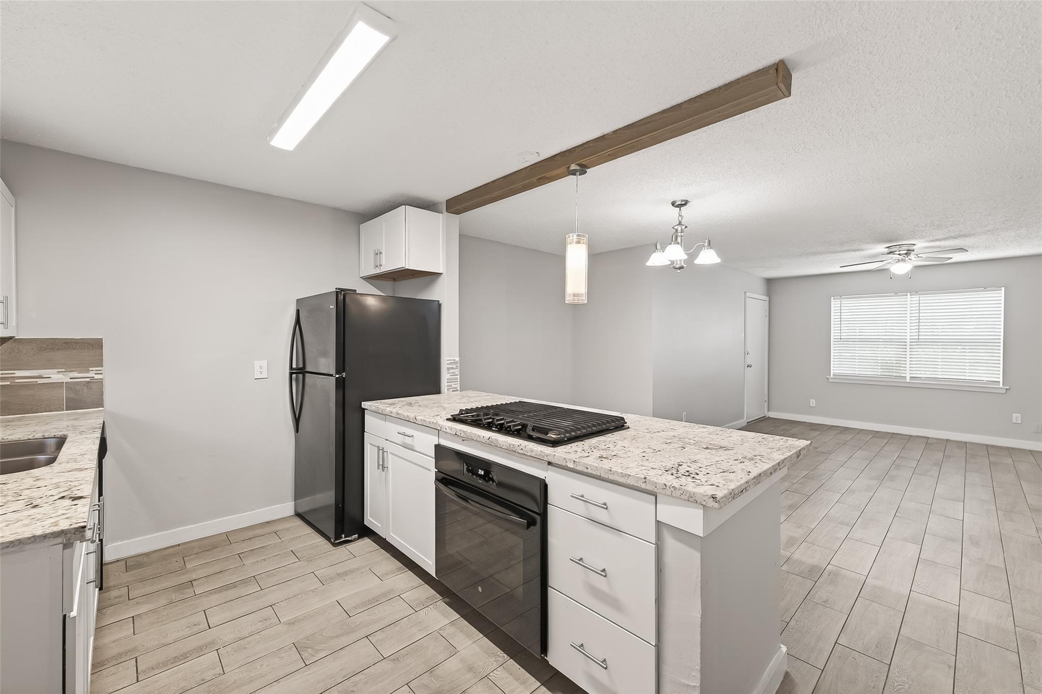 1230 Shadowdale Drive # 17