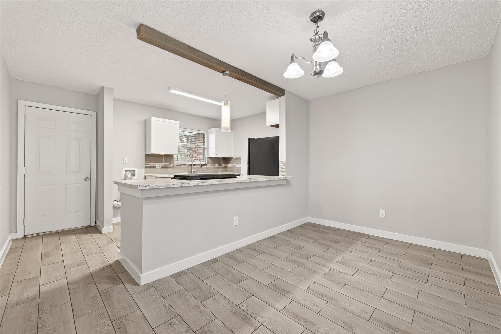 1230 Shadowdale Drive # 17