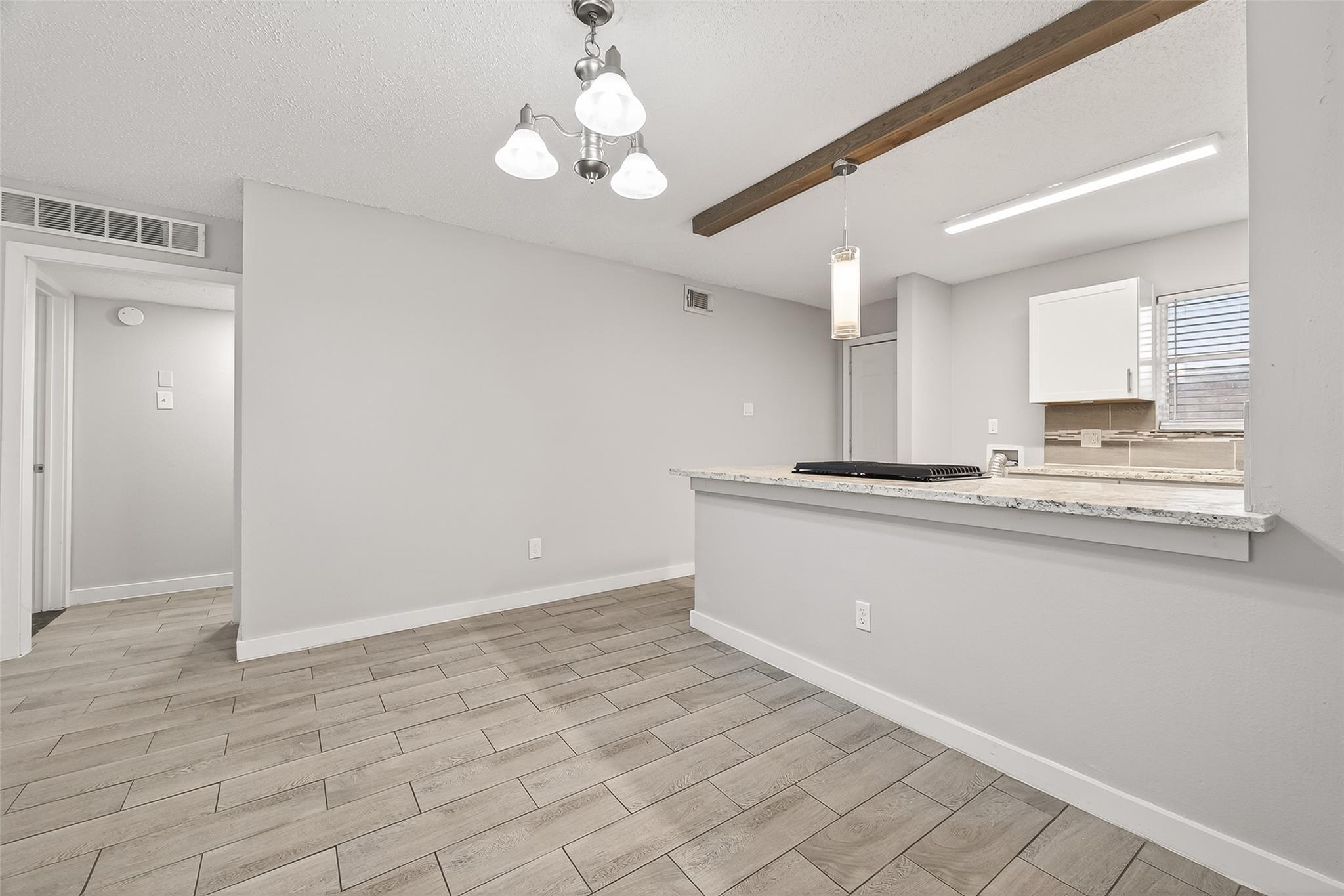 1230 Shadowdale Drive # 17