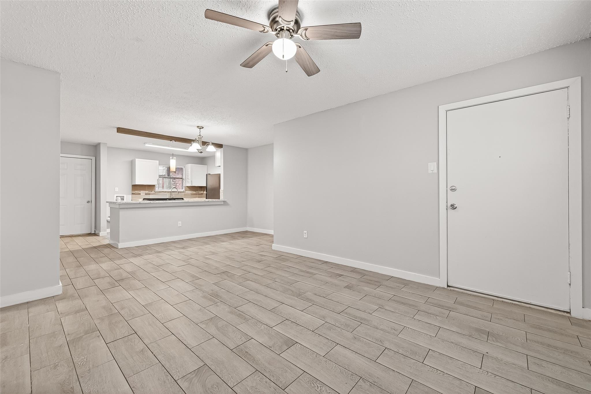 1230 Shadowdale Drive # 17