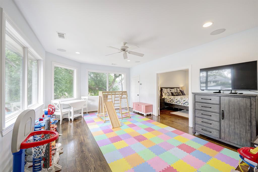 130 Knipp Road