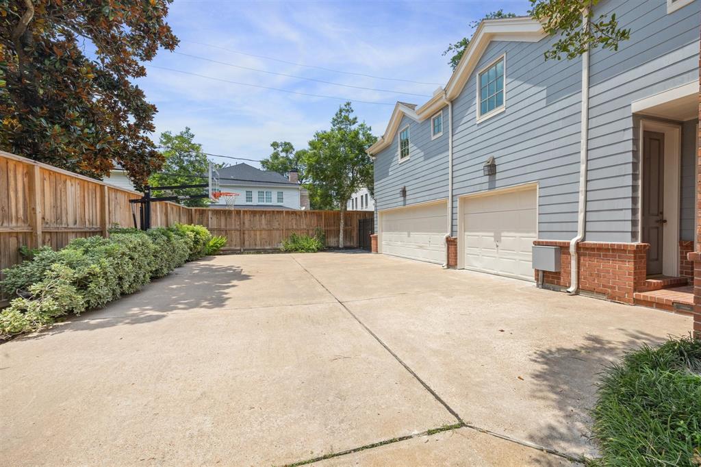 5470 Tilbury Drive